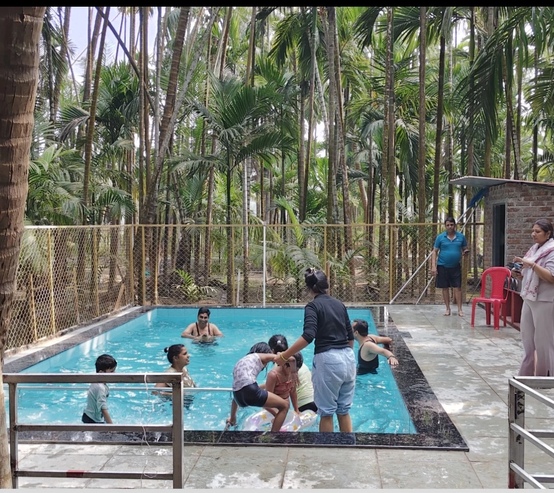 Happy Guests at Coco Raga Villa