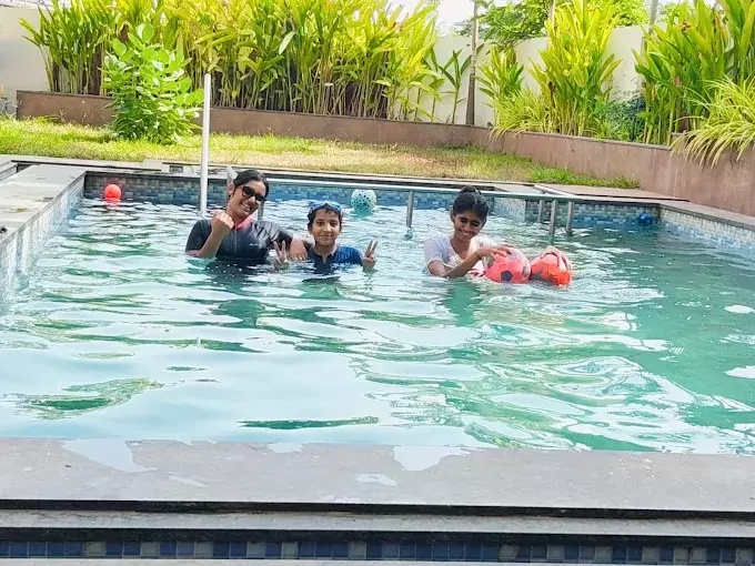 Happy Guests at Tideberry Villa