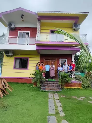 Happy Guests at Cozy Coral Villa